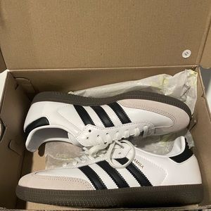 ADIDAS SAMBA OG. BRAND NEW IN BOX.